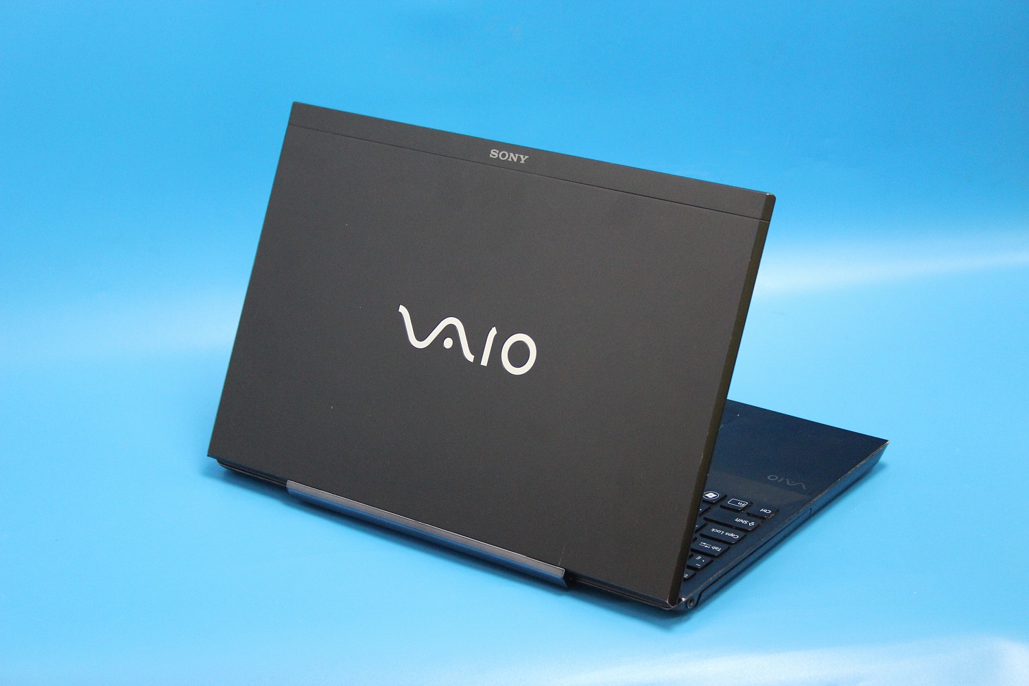 Ноутбук sony vaio не включается мигает лампочка